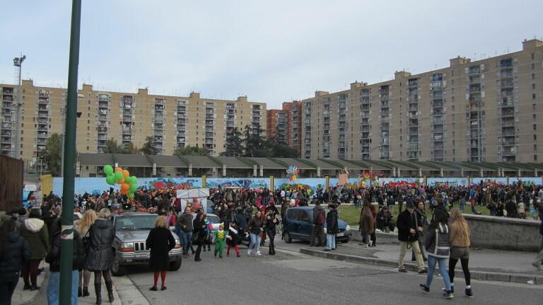 gli sfollati di scampia occupano la municipalità