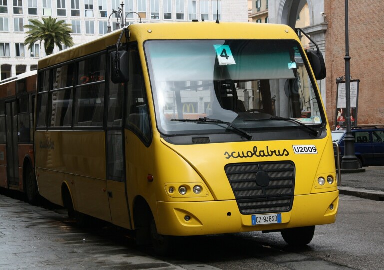 Scuolabus abusivi Napoli