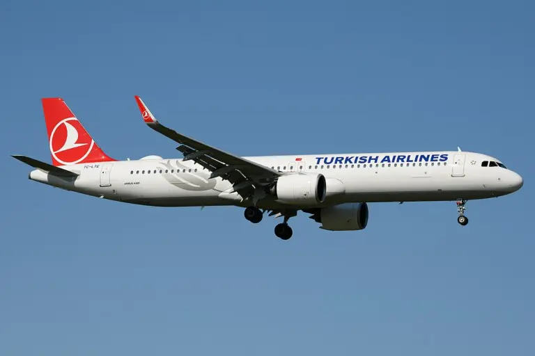 TURKISH AIRLINES MUORE PILOTA