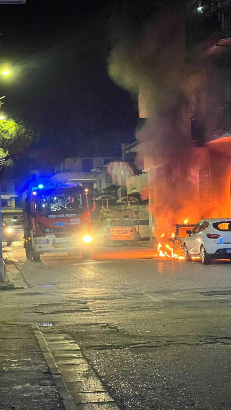 auto incendiata frattaminore