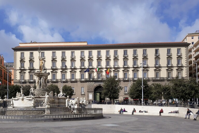 napoli manifestazione palazzo san giacomo