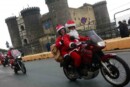 babbi natale a Napoli con Parata