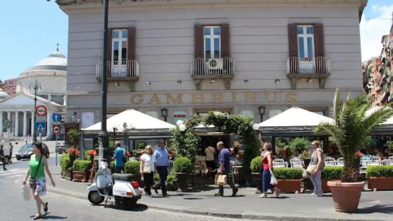 Riapre il caffè Gambrinus di Napoli