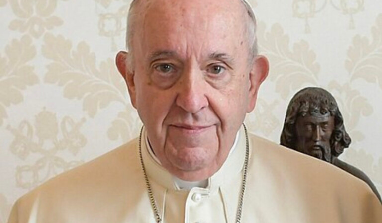 papa francesco polmonite