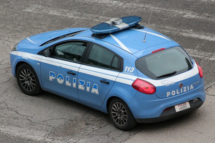 colli aminei Napoli truffa dello specchietto