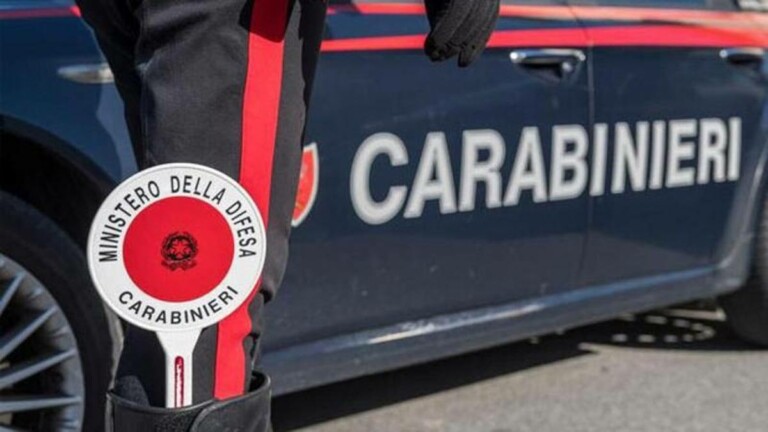 Tenta suicidio ingerendo candeggina ossa umane avellino