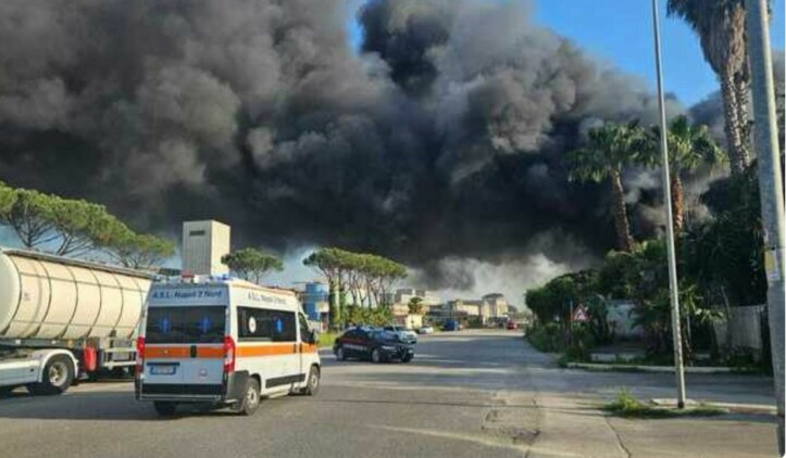 Incendio a Caivano scuole chiuse