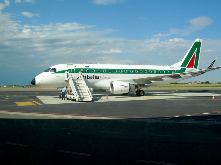 Aeroporto di Capodichino chiuso per lavori nel 2026: scoppia la polemica Aeroporto di Capodichino chiuso