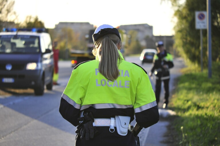 Truffa del vigile urbano: napoletano arrestato a Milano Truffa del vigile urbano