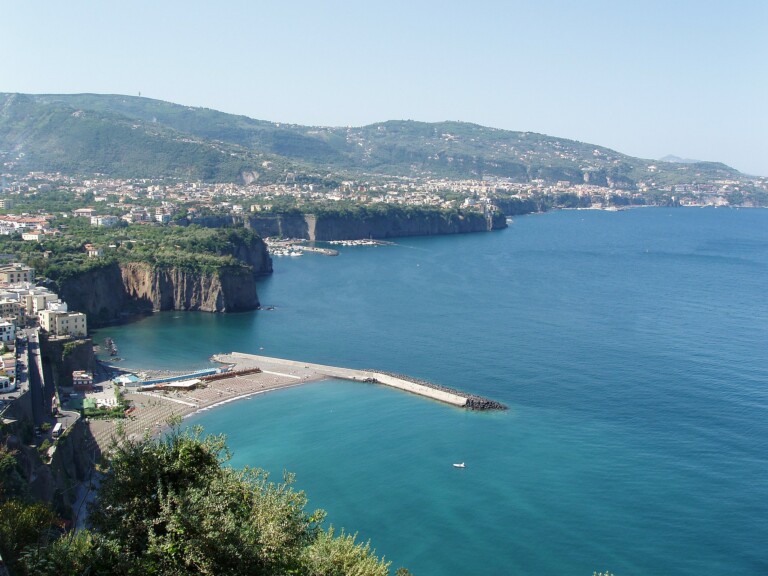Bandiere blu 2025 Campania: 20 località balneari premiate Bandiere blu 2025 Campania