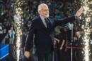 De Laurentiis punta in alto: stadio da 70mila posti e 120 salotti, ma anche l’obiettivo De Bruyne per un Napoli competitivo in Europa.
