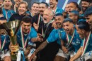 Festa scudetto Napoli: lunedì sfilata dei bus scoperti con la squadra e scuole chiuse. Martedì il Napoli sarà ricevuto da Papa Francesco a Roma.