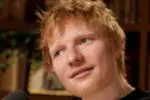 Eh sheeran promuove il suo album a Napoli con la cabina rosa