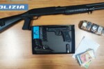 Operazione della Polizia a Casoria: arrestato un 36enne trovato in possesso di armi con matricola abrasa, munizioni e migliaia di euro in contanti. Indagini in corso.