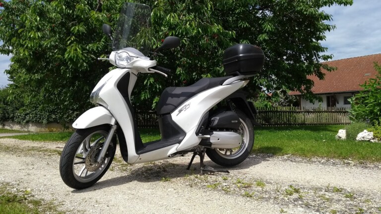 Furto scooter Meta di Sorrento: 18enne arrestato grazie a uno zaino fluo Furto scooter Meta di Sorrento