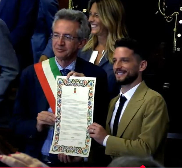 Mertens cittadinanza onoraria di Napoli: quanta emozione! mertens cittadinanza onoraria