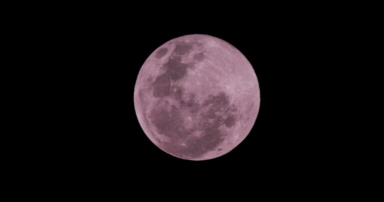 Luna Piena delle Fragole 2025: quando vederla e perché si chiama così luna piena delle fragole