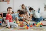 bambini maltrattati in un asilo
