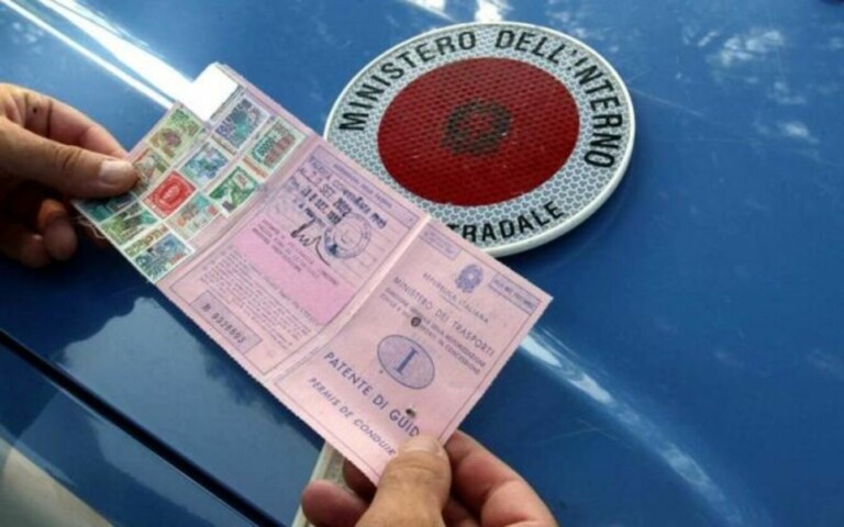 Napoli 86 patenti ritirate