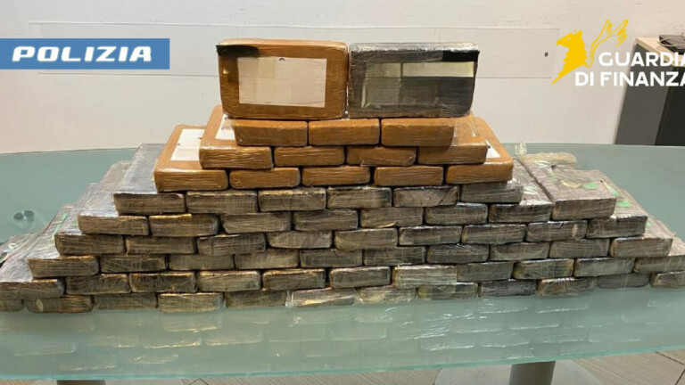 Maxi Sequestro di droga a Scampia Maxi Sequestro