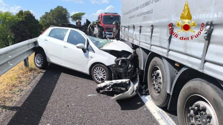 Incidente A30 Nocera Pagani: 38enne di Napoli in codice rosso INCIDENTE A30 NOCERA PAGANI