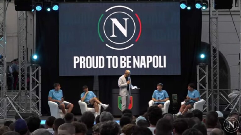 Incontro emozionante a Castel di Sangro tra i tifosi del Napoli e i giocatori Rrahmani, Lucca, Beukema e Marianucci. Aneddoti sui primi scudetti, sogni di gloria e l'arrivo in azzurro.