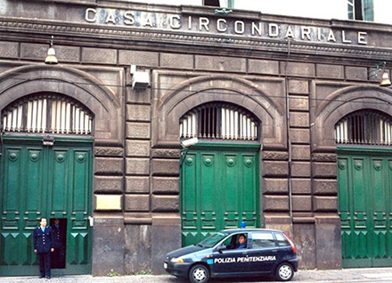 Napoli Poggioreale: due detenuti sono evasi dal carcere Napoli Poggioreale: due detenuti