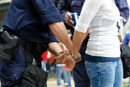 Giugliano: donna ubriaca e aggredisce passanti
