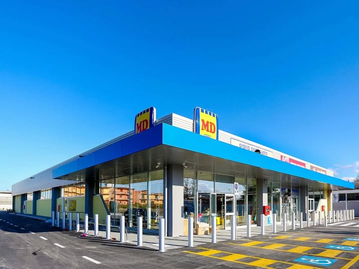 Cardito, dimentica la spesa nel parcheggio del supermercato: il gesto di solidarietà di alcuni sconosciuti cardito spesa solidarietà