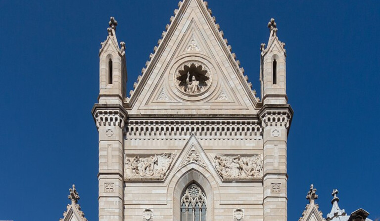 Gender Reveal al Duomo di Napoli: la Curia non lo sapeva GENDER REVEAL AL DUOMO DI NAPOLI