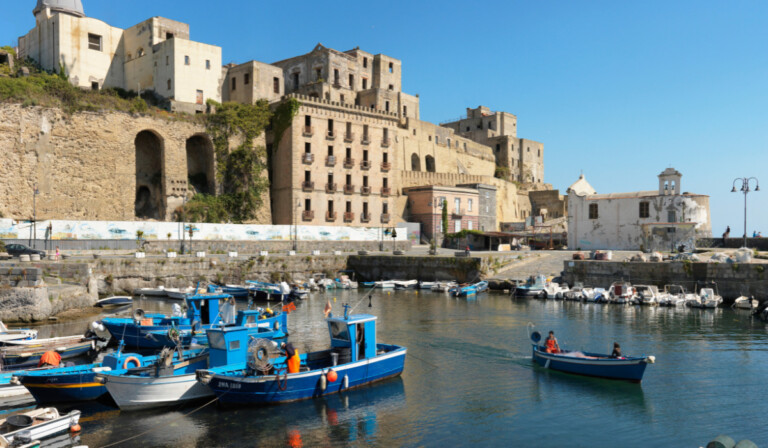 Panorama Pozzuoli, una passeggiata diffusa tra l’arte contemporanea Panorama Pozzuoli