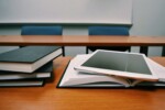 aggressione liceo Antibes in Francia