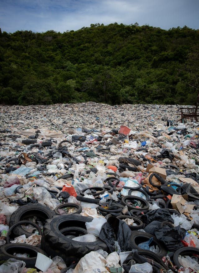 Oggi a Caserta – 400 tonnellate di rifiuti sequestrate Oggi a Caserta - discarica abusiva