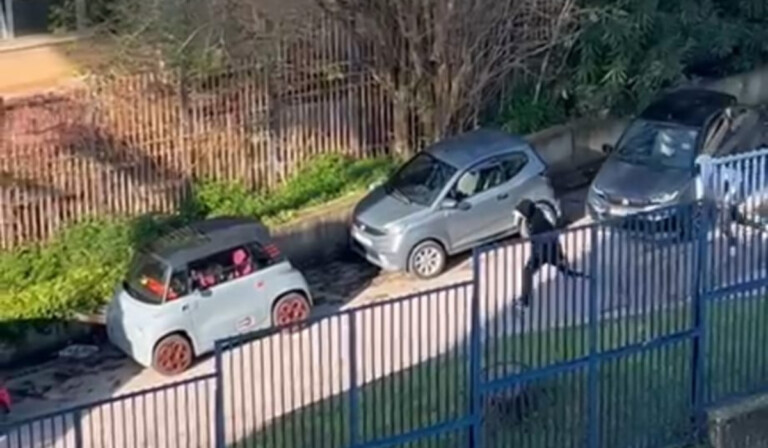 napoli furto auto