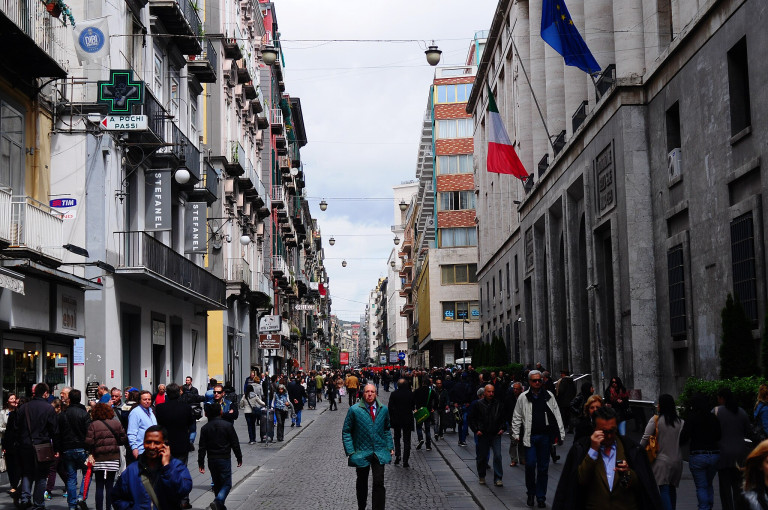 Rapina minorenne Via Toledo