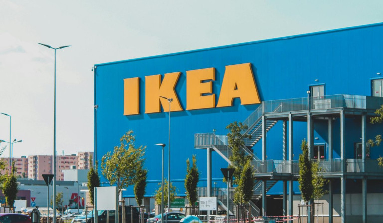 ATTI OSCENI IKEA AFRAGOLA