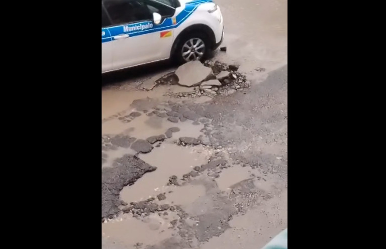 Nuova voragine a Bagnoli