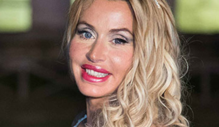 valeria marini contro nino frassica