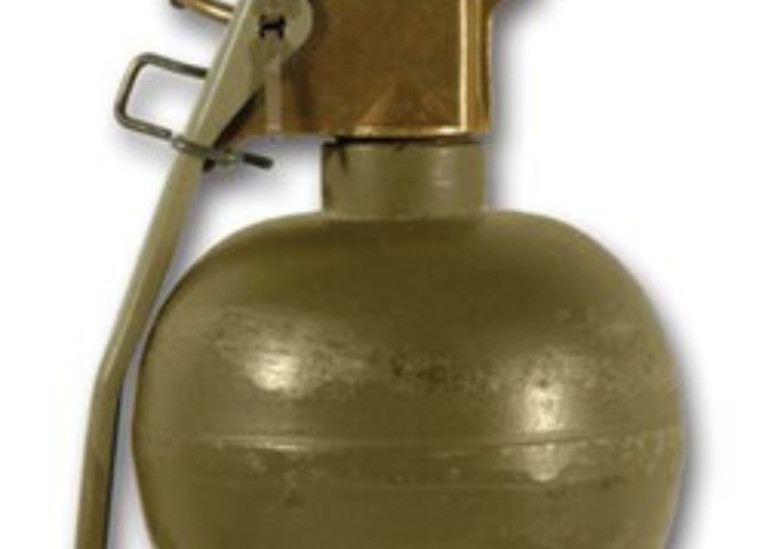 allarme bomba via marina