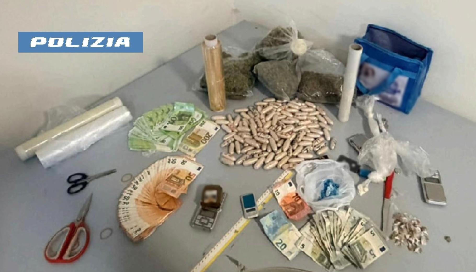 Blitz antidroga Napoli Vasto