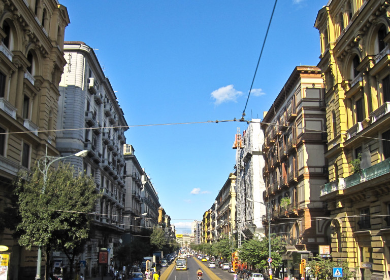 napoli pedone travolto