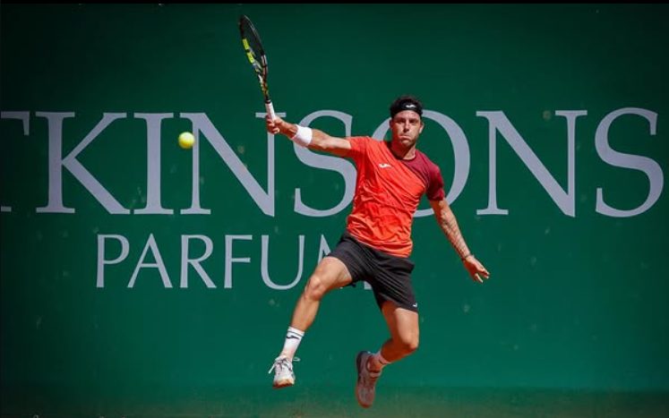 Marco Cecchinato in campo nelle qualificazioni al Roland Garros 2026