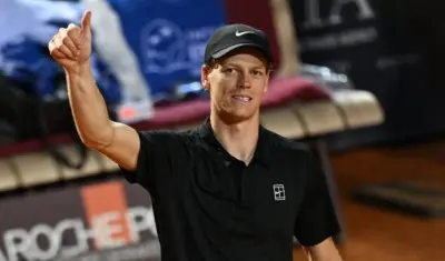 Jannik Sinner scende in campo al Roland Garros 2026