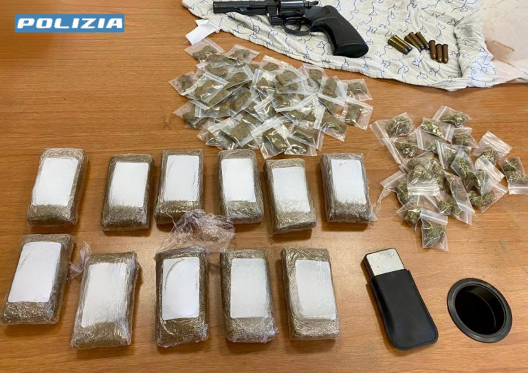 Portici maxi sequestro