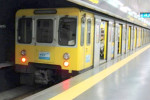 Metro Napoli agosto 2026