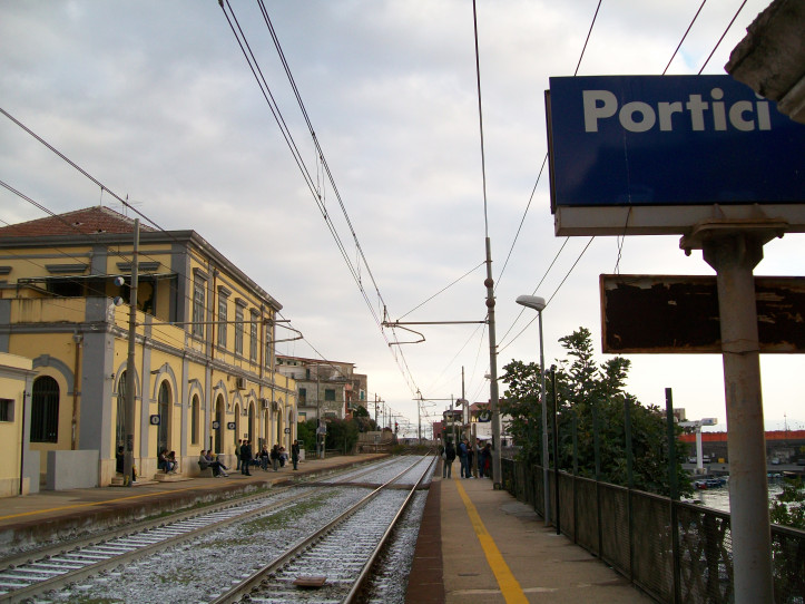 Tragedia alla stazione di Portici