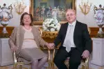La Sonrisa resta chiusa