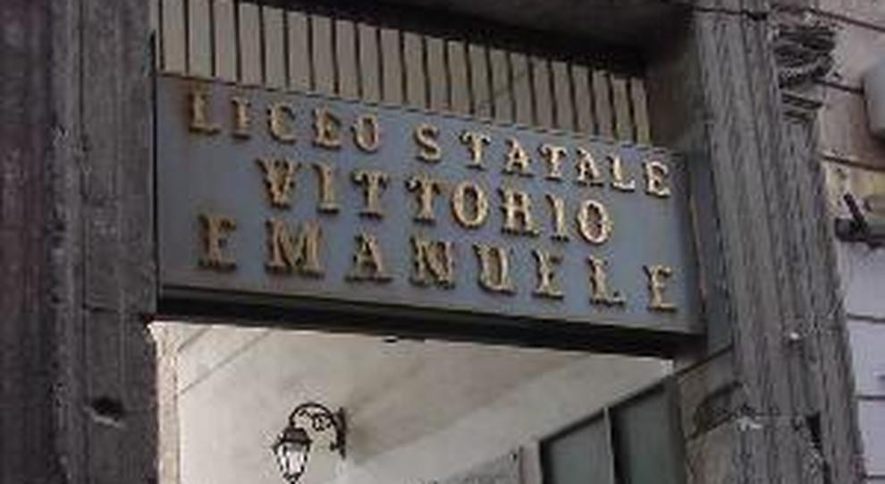SCUOLE OCCUPATE NAPOLI