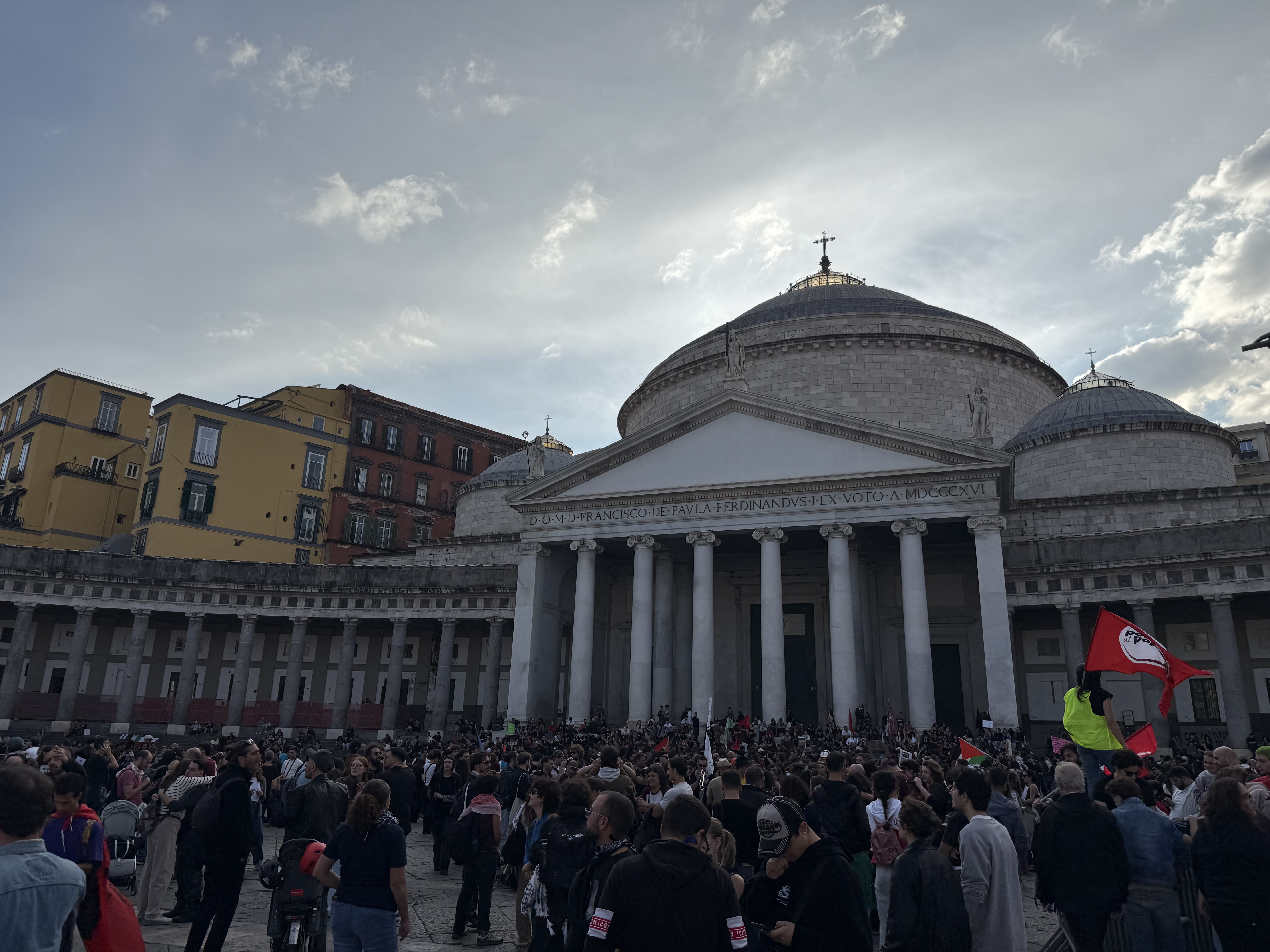 sciopero 30 ottobre a Napoli: raggiunta piazza del Plebiscito